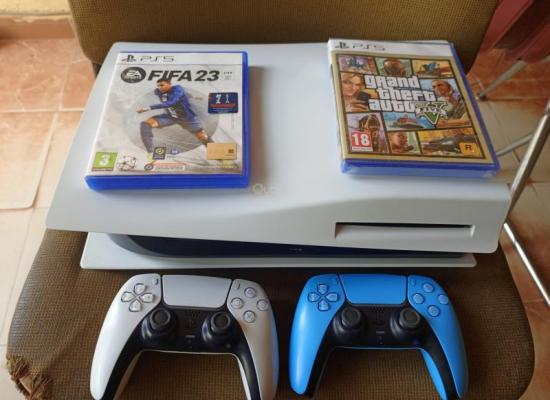 PS5 standard 2 manette et 2 jeux 