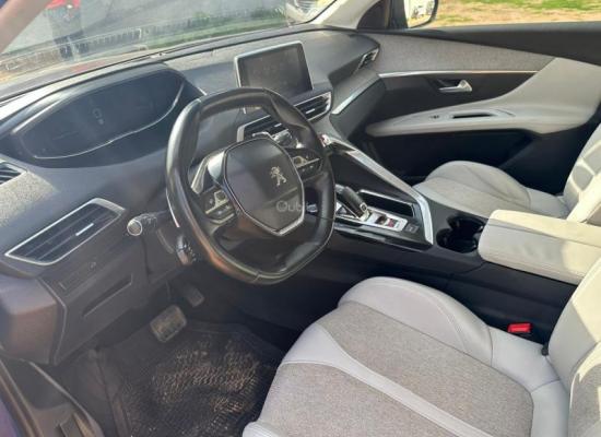 Peugeot 3008 année 2017 