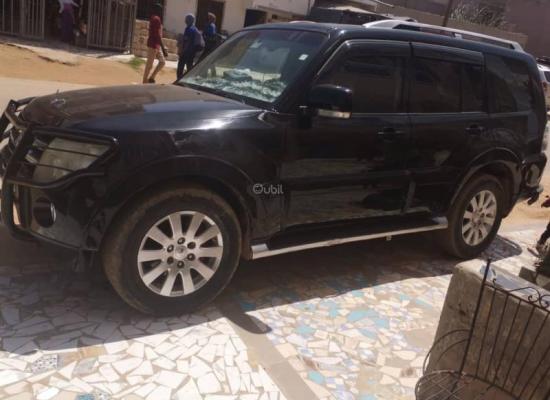 Mitsubishi pajero did diesel automatique climatisé grand écran intérieur cuir rien à signaler 